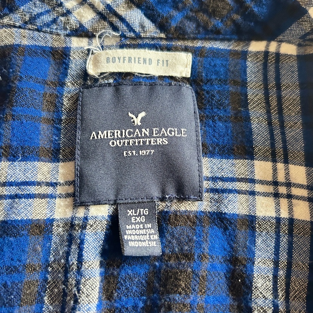 American Eagle Outfitters Blue and Black Plaid Button Down Shirt
